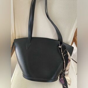 Black leather like new